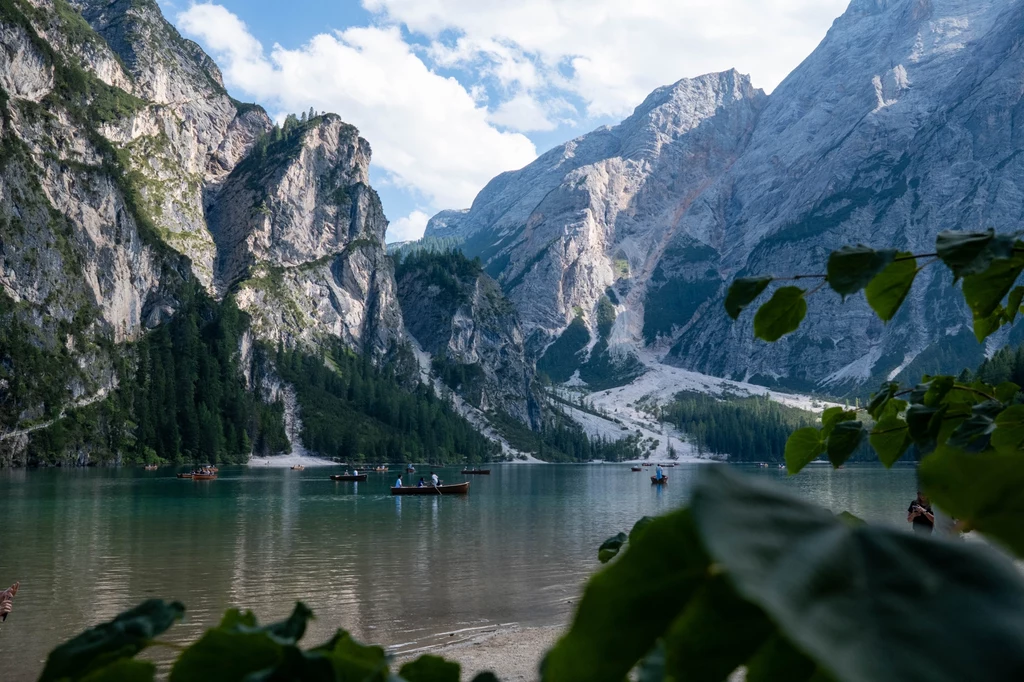 Dolomity mają bardzo duże walory turystyczne. Według UNESCO powszechnie uważane są za jeden z najatrakcyjniejszych krajobrazowo obszarów górskich na świecie Dolomity mają bardzo duże walory turystyczne. Według UNESCO powszechnie uważane są za jeden z najatrakcyjniejszych krajobrazowo obszarów górskich na świecie