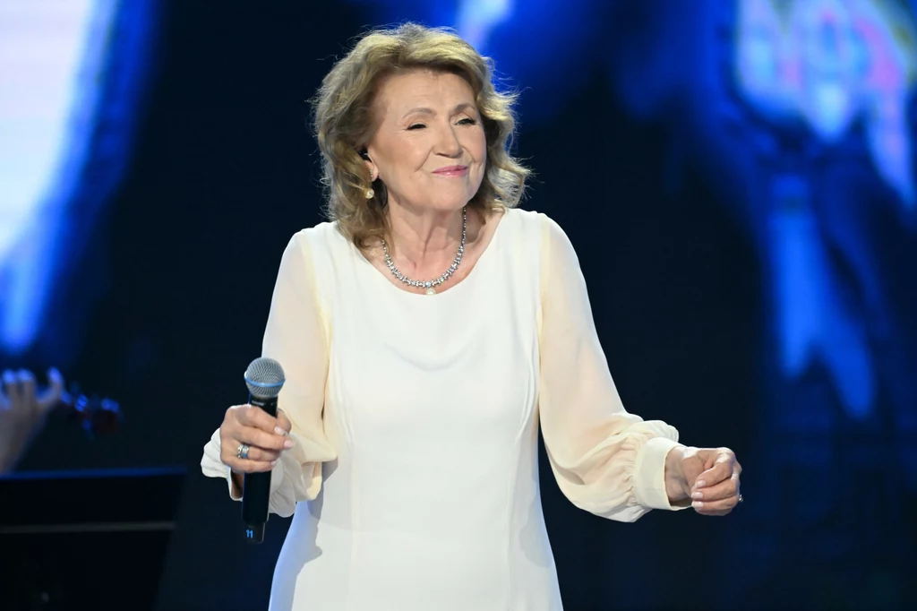 Halina Frąckowiak wykonała w Sopocie swój największy przebój. Fani śpiewali razem z nią Halina Frąckowiak wykonała w Sopocie swój największy przebój. Fani śpiewali razem z nią