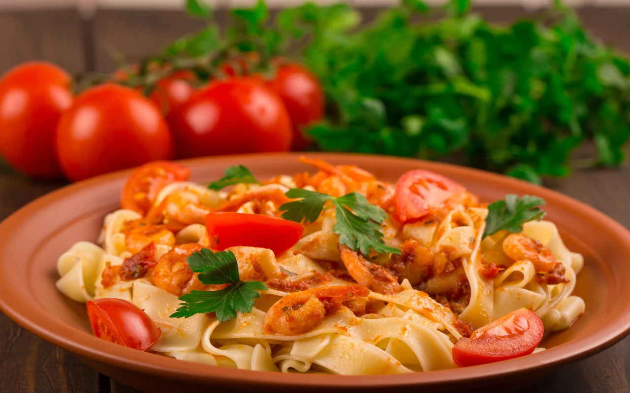 Makaron konjac może zastąpić ten zwykł w tradycyjnych włoskich daniach