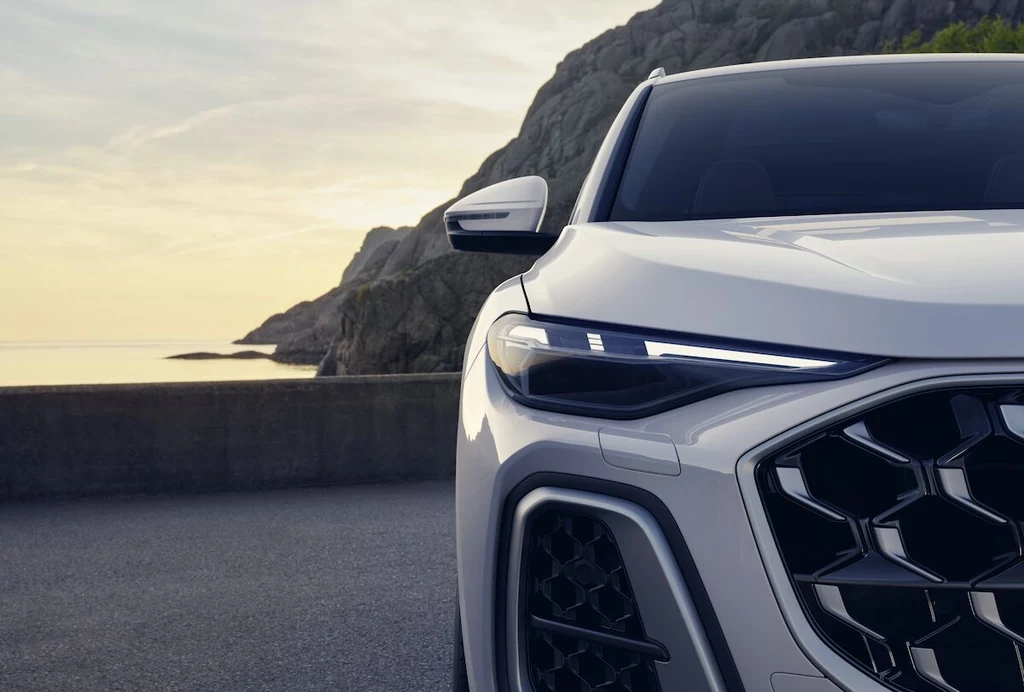 Audi Q5 e-hybrid: hybryda plug-in to sposób, żeby zrobić krok w stronę elektryka, nie rezygnując z wygody silnika spalinowego