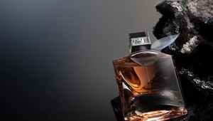 Stacjonarna czy internetowa? Plusy i minusy zakupów w perfumerii