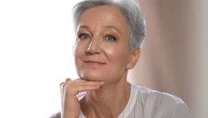 Internautki pokochały metodę 53, bo pięknie modeluje twarz. Na czym polega?