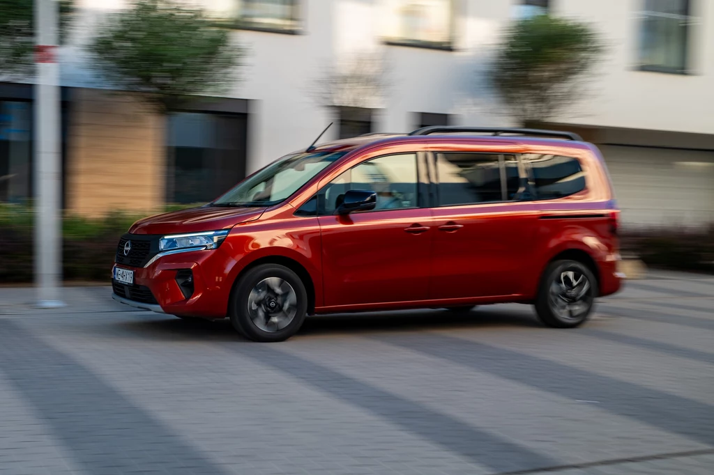 Nissan Townstar występuje w dwóch odmianach napędowych. Chcąc mieć silnik spalinowy wyboru nie ma - jest tylko wersja benzynowa Nissan Townstar występuje w dwóch odmianach napędowych. Chcąc mieć silnik spalinowy wyboru nie ma - jest tylko wersja benzynowa