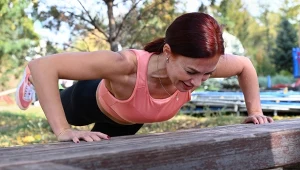 Wykorzystanie ciężaru własnego ciała jest najlepszą "domową siłownią"