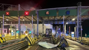 Ciężarówka wjechała w biletomat na A2
