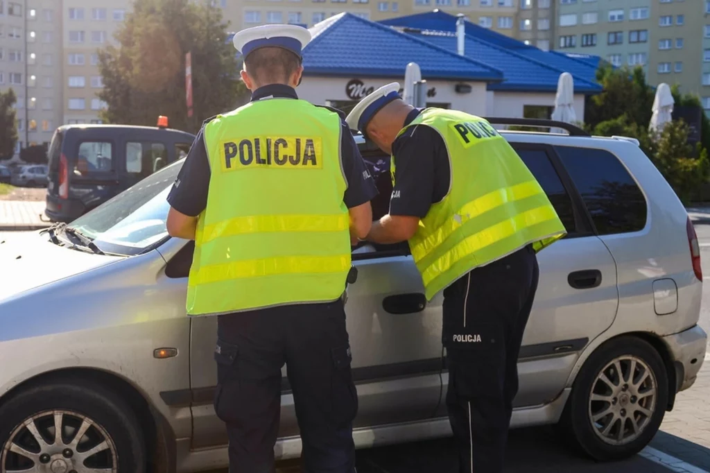 Przekroczenie prędkości za znakiem D-42 może łatwo skończyć się utratą prawa jazdy Przekroczenie prędkości za znakiem D-42 może łatwo skończyć się utratą prawa jazdy