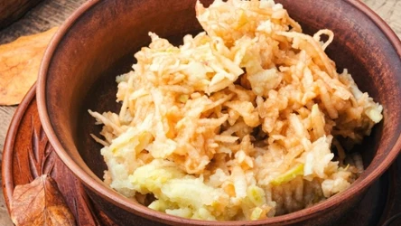 Ta odmiana jabłek ma dużo błonnika, jest dobra dla cukrzyków i najlepsza do szarlotki. 