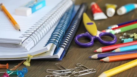Gdzie wyrzucić zużyte przybory szkolne?