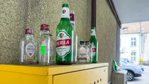 Kiedy system kaucyjny zostanie rozszerzony o małpki? Resort wskazał datę