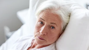 "Kobiecy zawał" daje mylne objawy. Na tę chorobę kobiety umierają częściej