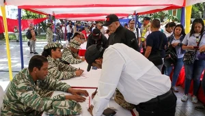 Wenezuelski reżim w strachu przed USA. Tysiące ludzi w kolejkach