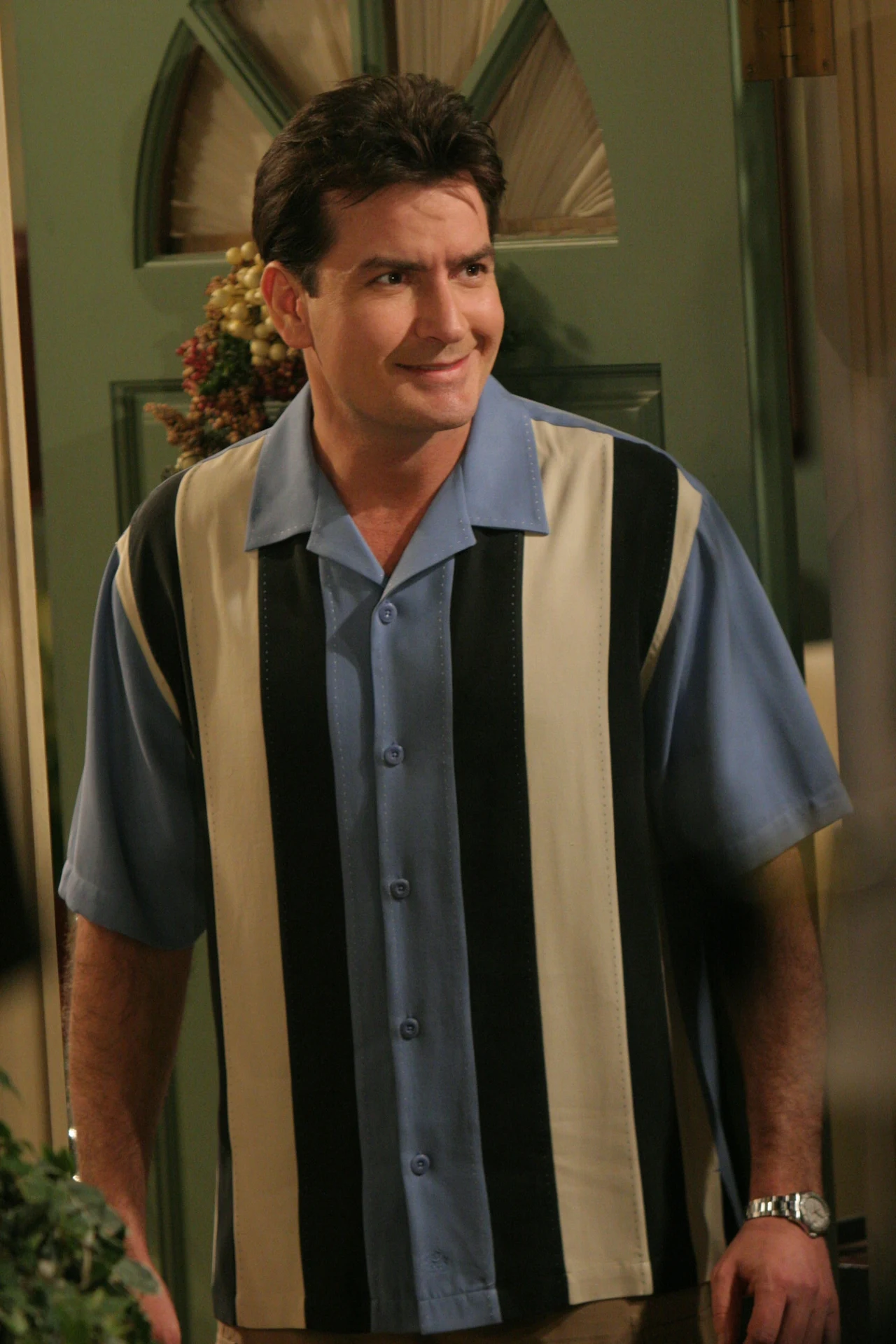 Charlie Sheen w serialu "Dwóch i pół" Charlie Sheen w serialu "Dwóch i pół"