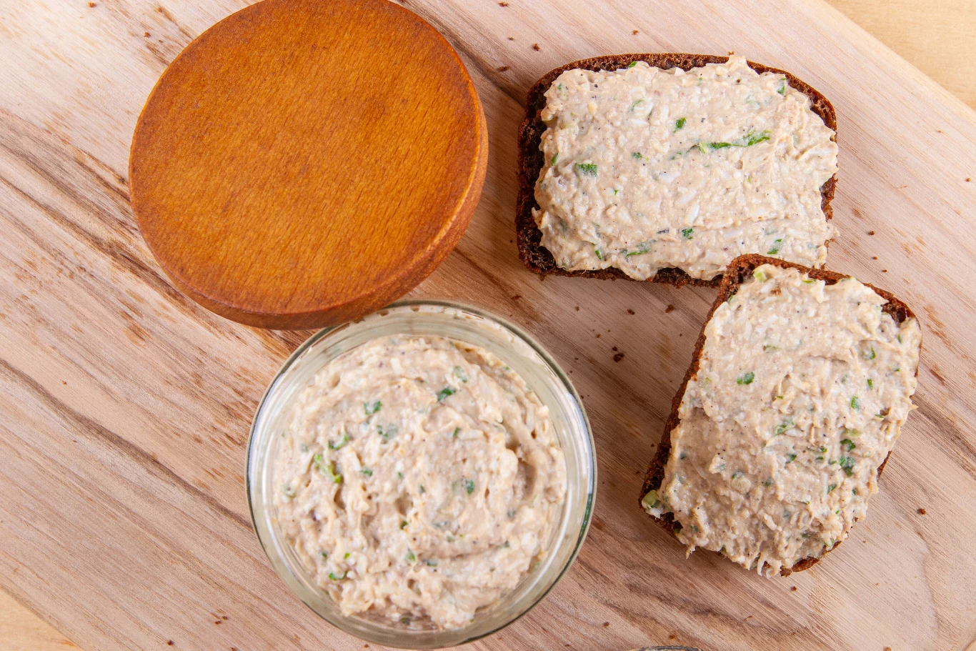 Zdrowa i smaczna alternatywa dla twarogu. Spróbuj pasty z nasion słonecznika, która szczególnie polecana jest seniorom. Zdrowa i smaczna alternatywa dla twarogu. Spróbuj pasty z nasion słonecznika, która szczególnie polecana jest seniorom.