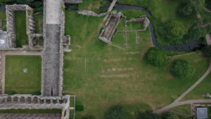 Susza odsłania tajemnice klasztorów. To zaginione budynki