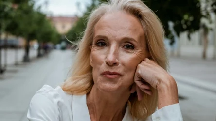 Odpowiednio dobrana fryzura po 70-tce odmładza i nadaje świeżego wyglądu