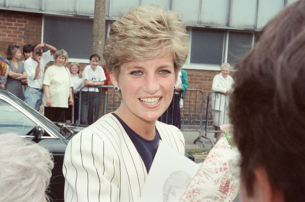 Księżna Diana w 1991 ukryła kapsułę czasu Księżna Diana w 1991 ukryła kapsułę czasu