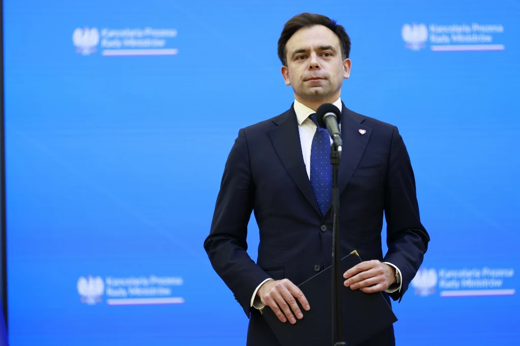 Andrzej Domański o finansach: Wskazuje palcem na długi PiS