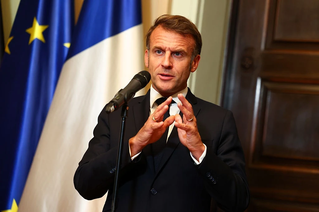 Emmanuel Macron podjął decyzję. Będzie posiedzenie parlamentu