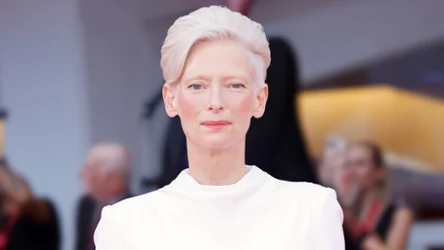 Wychowywała się w zamku, ale nie chciała być księżniczką. Niezwykła historia Tildy Swinton