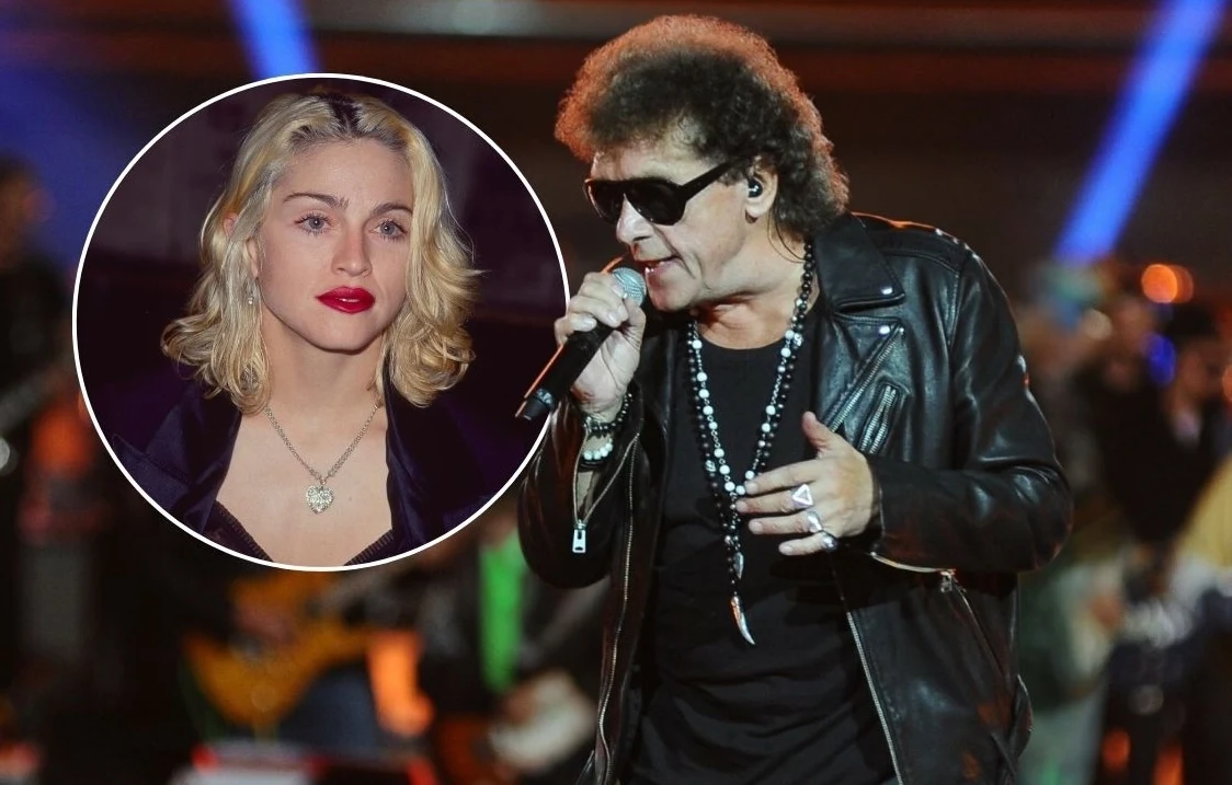 Lady Pank odrzucili propozycję zagrania z Madonną Mężczyzna w ciemnych okularach i kurtce skórzanej śpiewa do mikrofonu na scenie, w tle widoczne są rozmazane światła oraz muzycy, w lewym górnym rogu umieszczone okrągłe zdjęcie kobiety o jasnych włosach i czerwonych ustach.