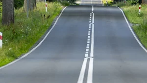 Znak P3 jest zdradliwy. Unikniesz mandatu jeśli przejedziesz przez linię ciągłą