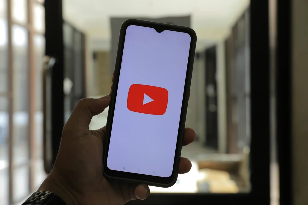 YouTube dostaje w Polsce nowy przycisk "Podbij". Co umożliwia?