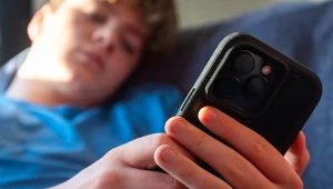 ChatGPT z nową funkcją. OpenAI sprawdzi, ile masz lat.