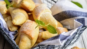 Rogaliki drożdżowe cioci Jadzi. Domowy przepis Jurka Sobieniaka