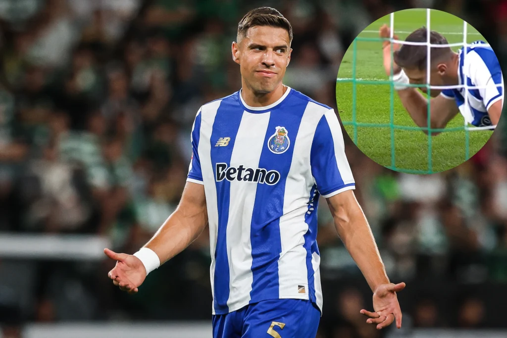 Jan Bednarek "asystował" przy bramce samobójczej FC Porto Piłkarz drużyny FC Porto w biało-niebieskim stroju gestykulujący na boisku, w tle rozmyci kibice trybun; w rogu zdjęcia wstawka pokazująca tego samego zawodnika leżącego z ręką na głowie.