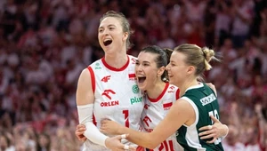 Aleksandra Gryka (z lewej) mocno wierzy, że mecz Polska - Włochy może przynieść Polkom awans do półfinału MŚ siatkarek