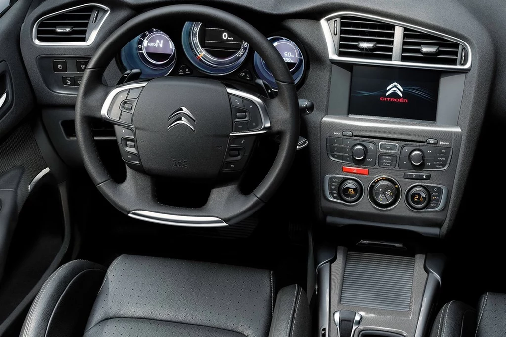 Citroen wzywa tysiące pojazdów na akcję serwisową. Problemem znowu poduszka powietrzna
