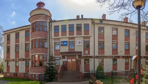 Afera wokół uczelni z Łodzi. "Fabryka fikcyjnych dyplomów dla cudzoziemców"