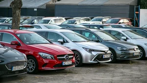 187 tys. zł za auto. Prawda o sprzedaży w Polsce kłuje w oczy