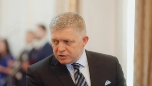 Robert Fico, mimo wojny w Ukrainie, cały czas utrzymuje kontakty z Władimirem Putinem