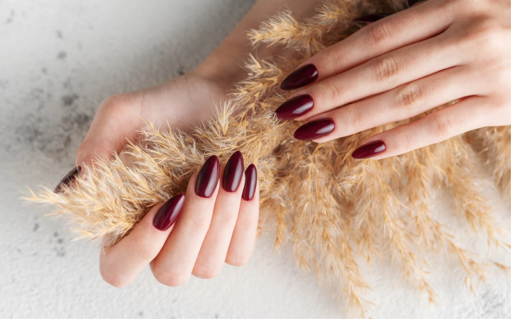 Manicure z efektem wow. Takie paznokcie będą hitem jesieni