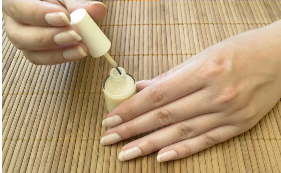 Maślany french, czyli "butter yelow" french robi furorę wśród gwiazd i influcencerek 