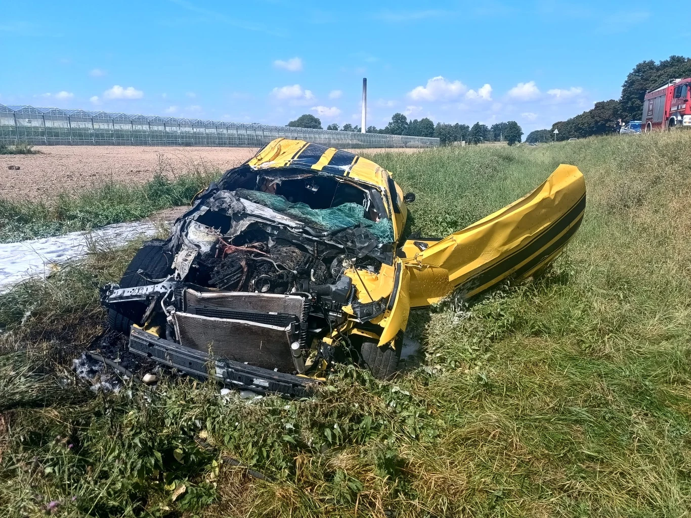 Pijany kierowca skasował swoje nowe auto