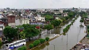 Dwa kraje w uścisku monsunu. Lawiny i powodzie sieją spustoszenie