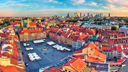 Miasto, które narodziło się na nowo. O feniksowych dziejach warszawskiej Starówki