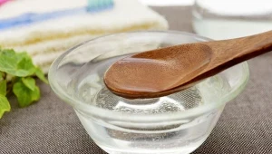 Kwas kaprylowy występuje m.in. w mleku niektórych ssaków, a także w oleju kokosowym