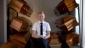 Artur Sierawski pod odejściu ze szkoły otworzył zakład pogrzebowy