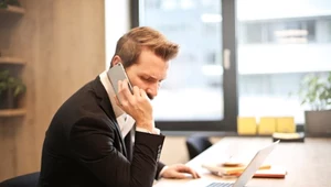 Czym jest „overemployment” i jakie niesie ryzyko?