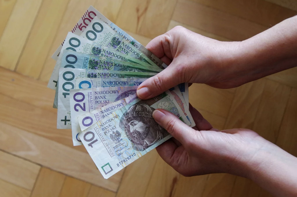 Nowy standard w usługach? Barber z podstawowym wykształceniem może zarobić jak menedżer (zdj. ilustracyjne)