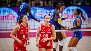 MŚ siatkarek. Martyna Łukasik (z lewej) i Magdalena Jurczyk