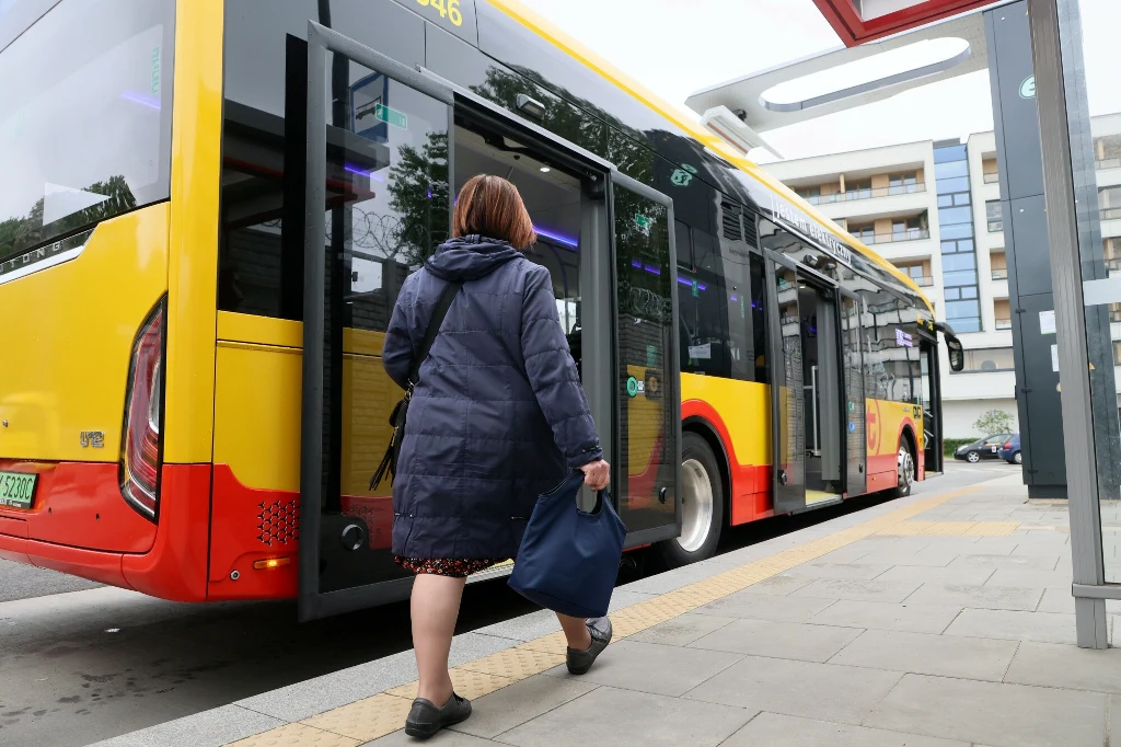 O czym pamiętać korzystając z komunikacji miejskiej?