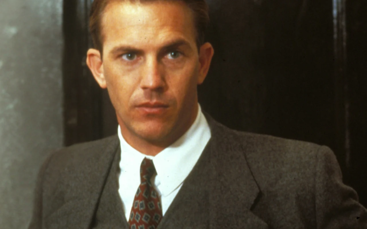 Kevin Costner w filmie "Nietykalni" z 1987 roku