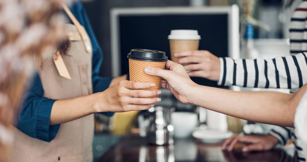 Filiżanka kawy w kawiarni Filiżanka kawy w kawiarni