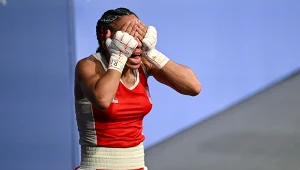 Wasilla Ikhadiri to jedna z zawodniczek, która nie została przez World Boxing dopuszczona do startu w MŚ, gdyż francuska federacja nie dostarczyła na czas wyników testów płci