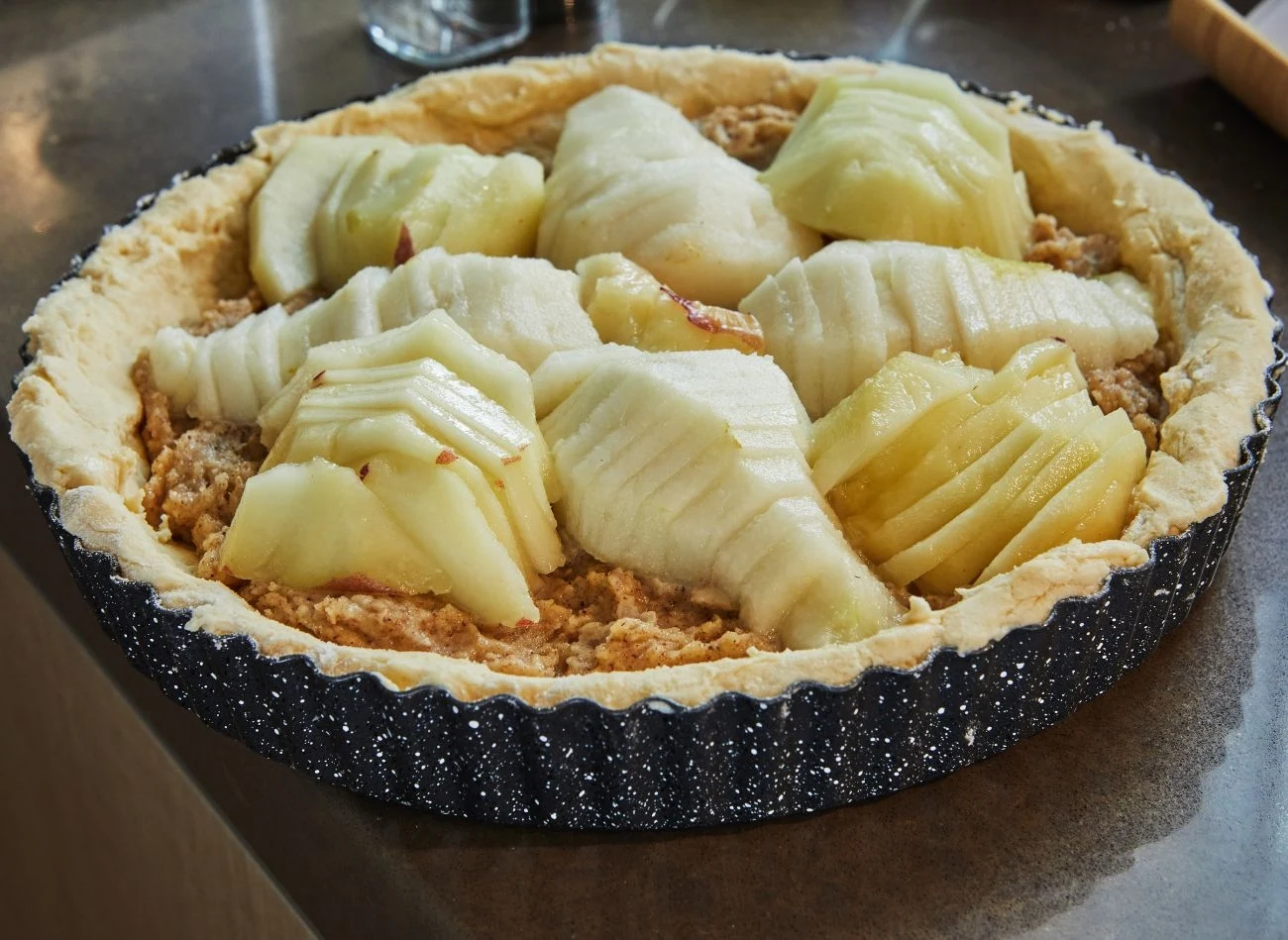 Orzechowa tarta z gruszkami to jedno z najlepszych jesiennych ciast. Orzechowa tarta z gruszkami to jedno z najlepszych jesiennych ciast.