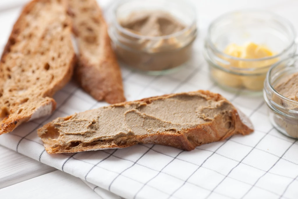 Wątróbka drobiowa – superfood w formie pasty kanapkowej, idealna dla seniorów Wątróbka drobiowa – superfood w formie pasty kanapkowej, idealna dla seniorów